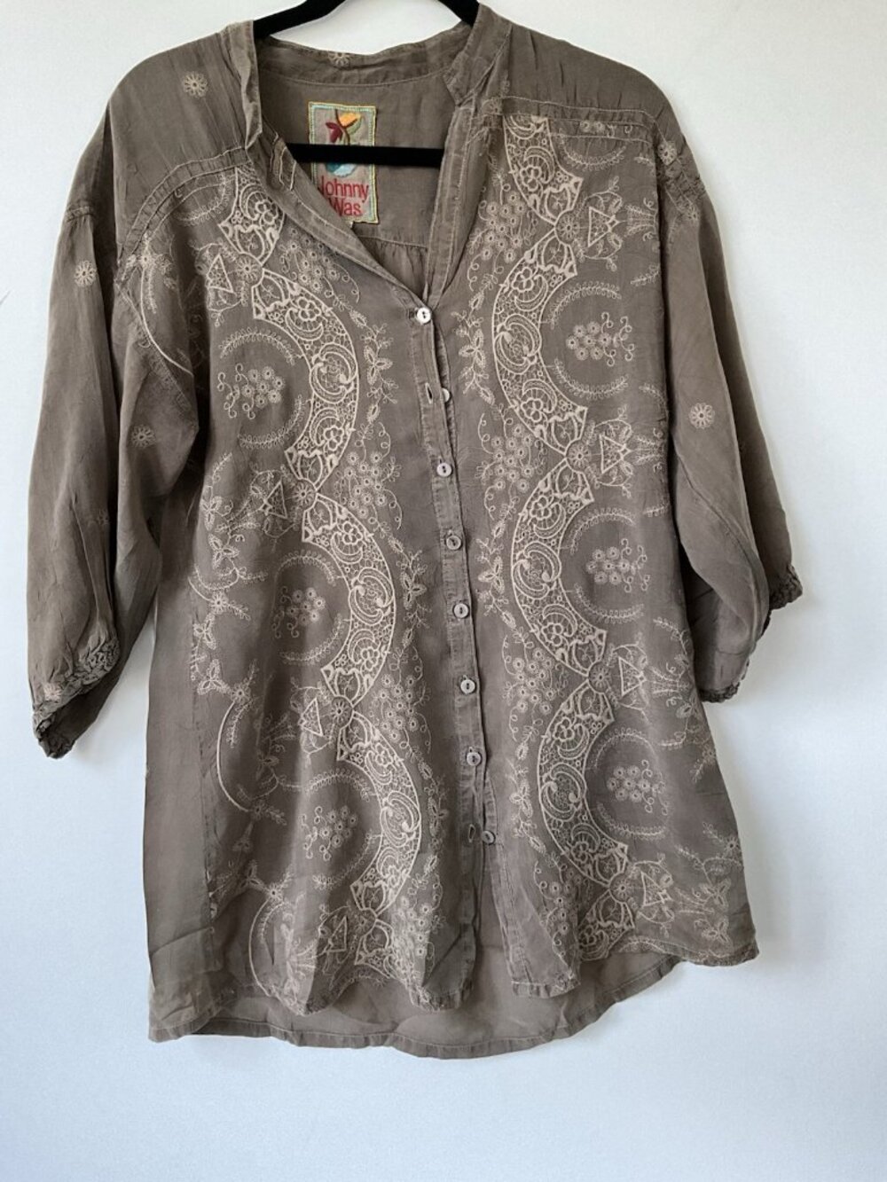Johnny Was XS Taupe Embroidered Rayon Button Front Boho Tunic Blouse Rayon - Picture 6 of 8